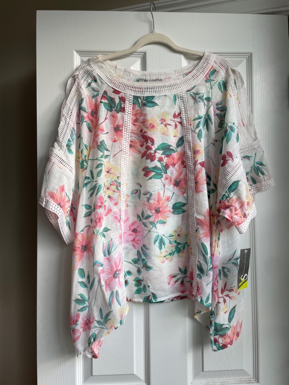 NWT Valerie Stevens Floral Cold Shoulder Crochet-Trim Blouse - Pink & Green XL